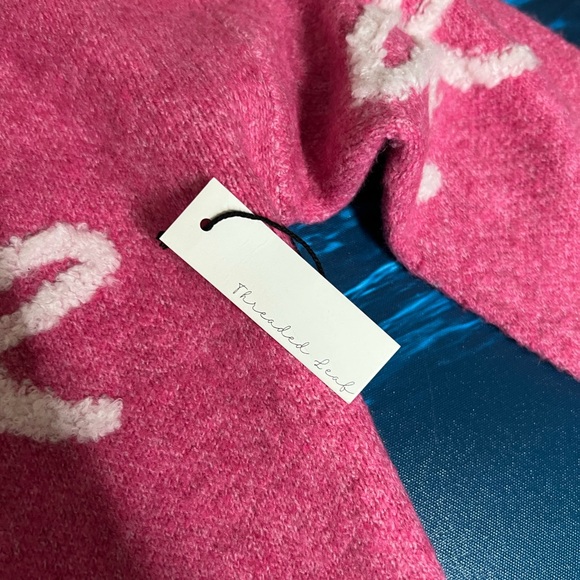 Pink Bow Cardigan Muse by the Sea – Soft Romance Meets Coastal Chic Style - Picture 6 of 8